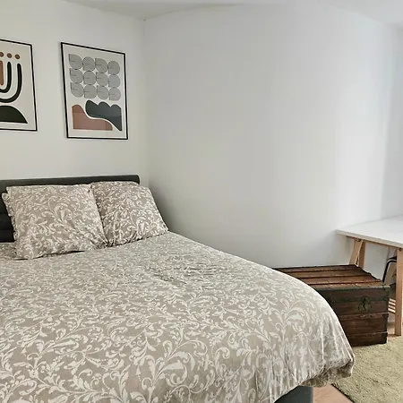 Cosy Centre Apartment